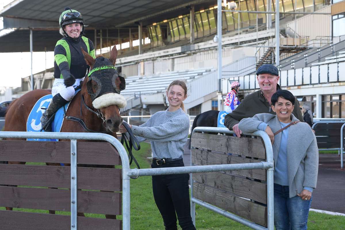 Hit The Road Jack wins at Avondale, 3 June 2023 - Owners Mrs M L Collis, M A & P J Dobson, A Grant, G D Lemon, C K & S C Phelan, P E Sheppard, E P & Mrs M K Twomey